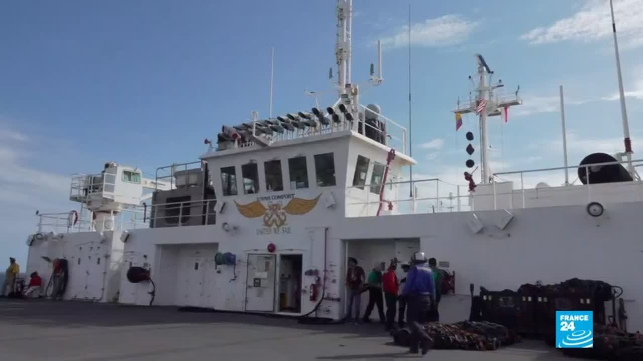 Buque hospital de EE. UU. atiende migrantes venezolanos