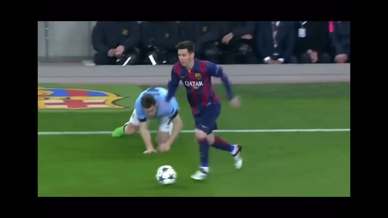Messi clean nutmeg - YouTube