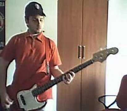 Me doing bass cover of blink's song The Rock Show...I've seen a lot of guys covering this song, and so i decided to do this...I have not a Mark Hoppus's Fend...