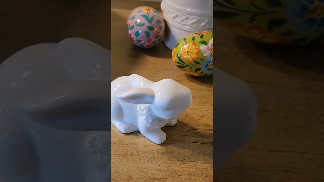 Decorating my living room for Easter // Decorate with me