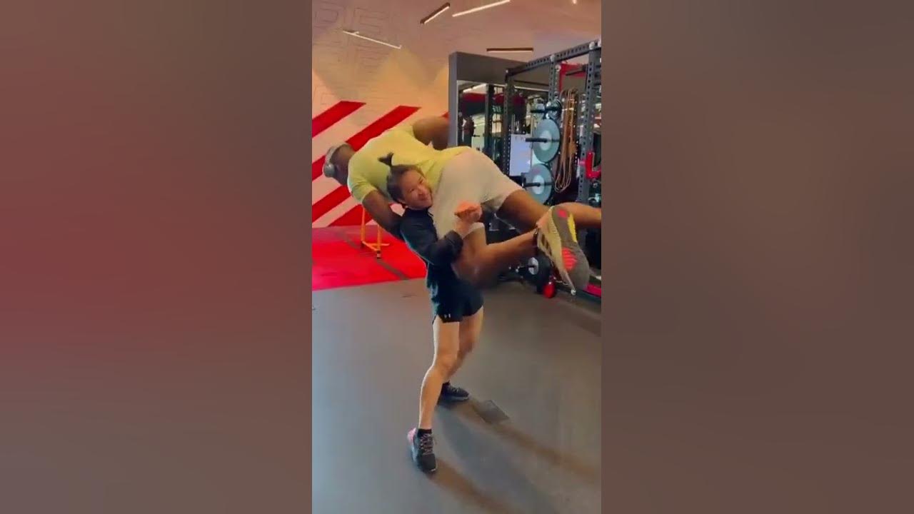 Zhang Weili casually picking up 293lbs Francis Ngannou YouTube