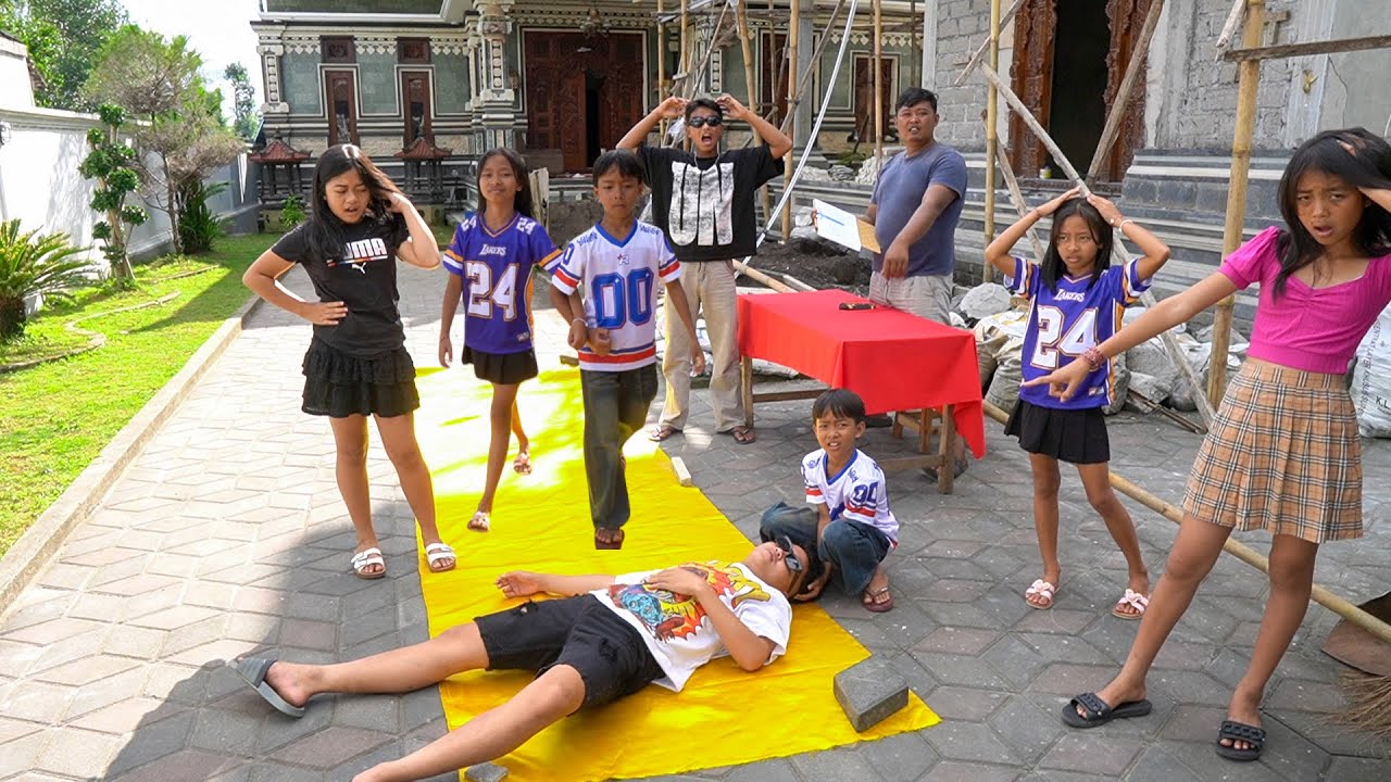 RENDI P1NGS4N SAAT MENGIKUTI FASHION SHOW KARENA TEGANG