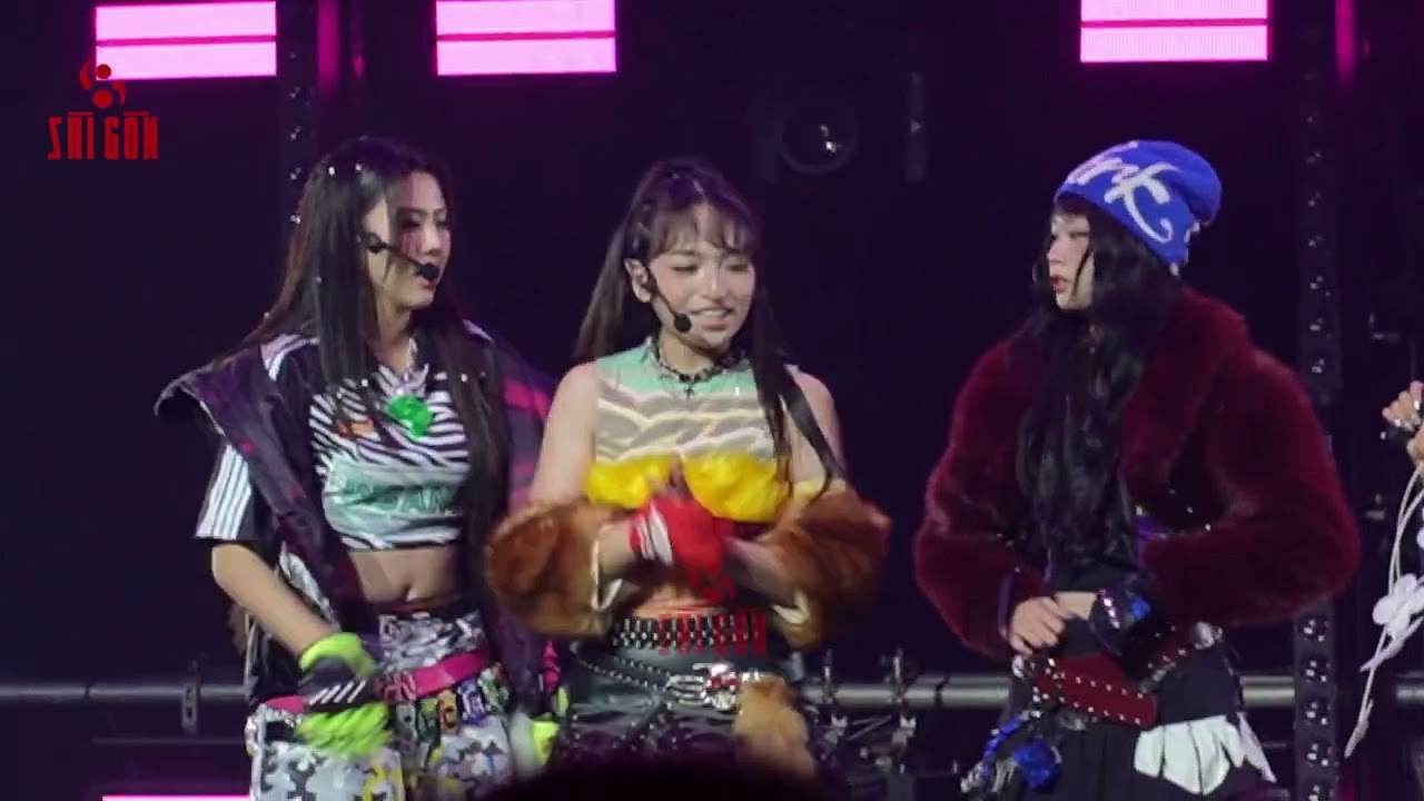 Em xinh Han Sara đấu giá album ủng hộ người dân chịu ảnh hưởng bão Wipha ở mini concert UNFROZEN