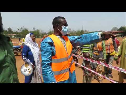 SALMANA AMADOU ALIM DEPUTE FSNC MAROUA FAIT UN DON A NGAOUNDERE AU CAMEROUN