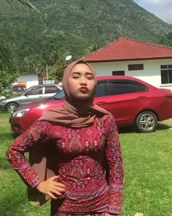 Melayu baju ketat