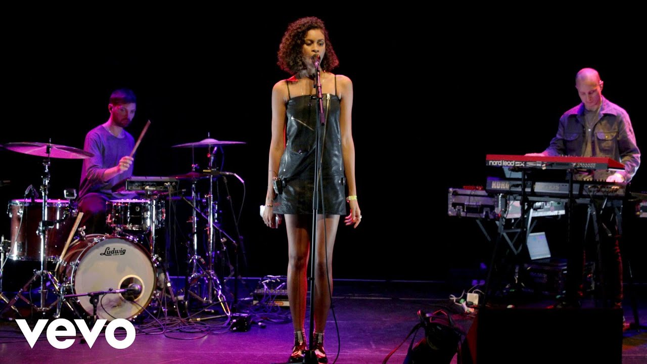 AlunaGeorge – Company (Justin Bieber cover in the Live Lounge)