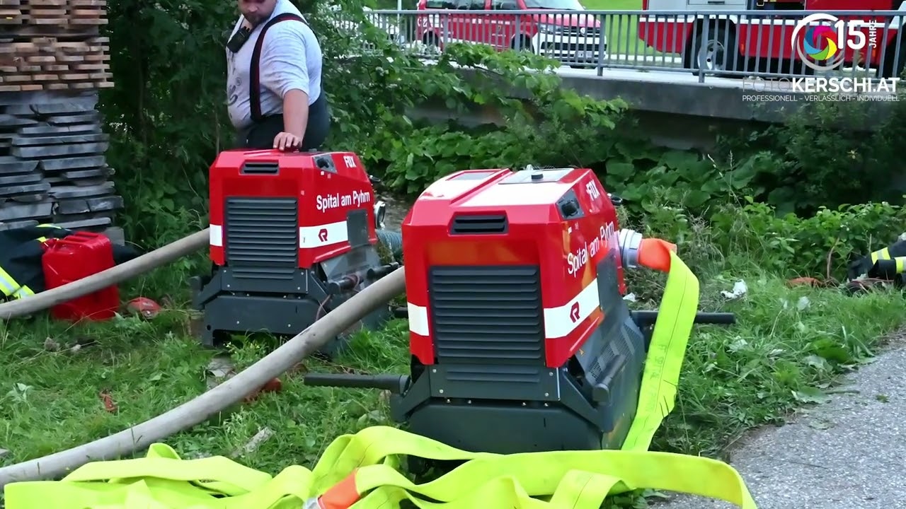 Wohnhausbrand in Spital am Pyhrn - Sechs Feuerwehren im Löscheinsatz