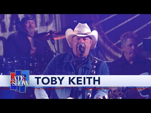 Toby Keith Performs "That's Country Bro"