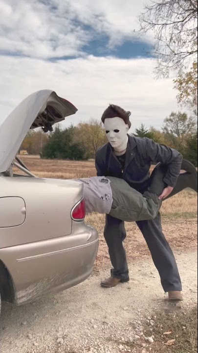 Butch Picks Up MICHAEL MYERS #michaelmyers #halloweenends #funnyreels #funny