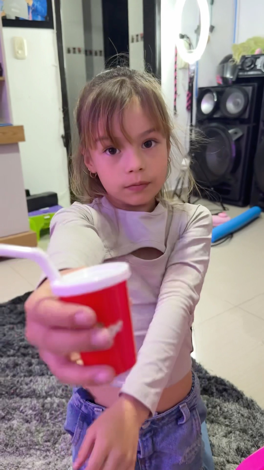 Kendall ahora hace jugos y le vende al papá #humor #cosasdefamilia #humorfamiliar #funny #cosasdema