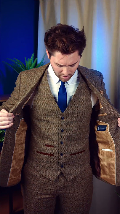 3 Mistakes Men Make When Wearing a 3 Piece Suit #shorts