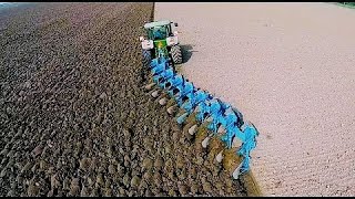 Ploughing w/ John Deere 8360R screenshot 5