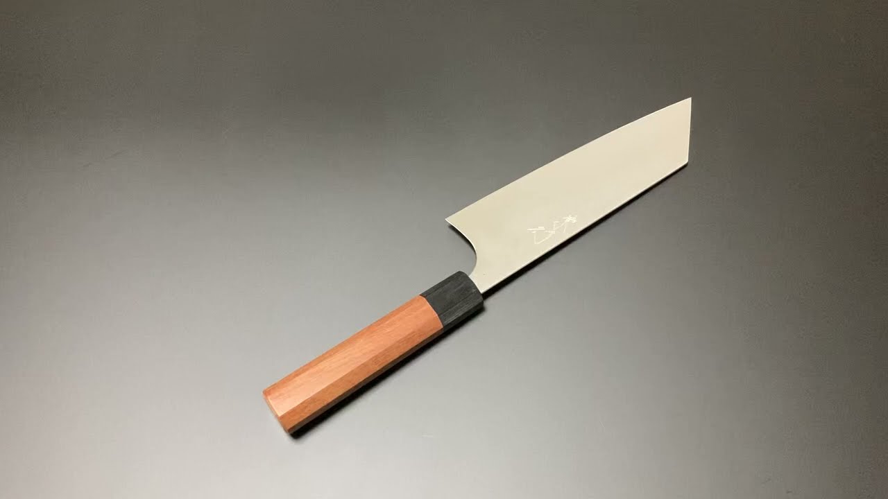 甲鉄 Koutetsu 文化包丁180mm ※キズ・特価品※ - YouTube