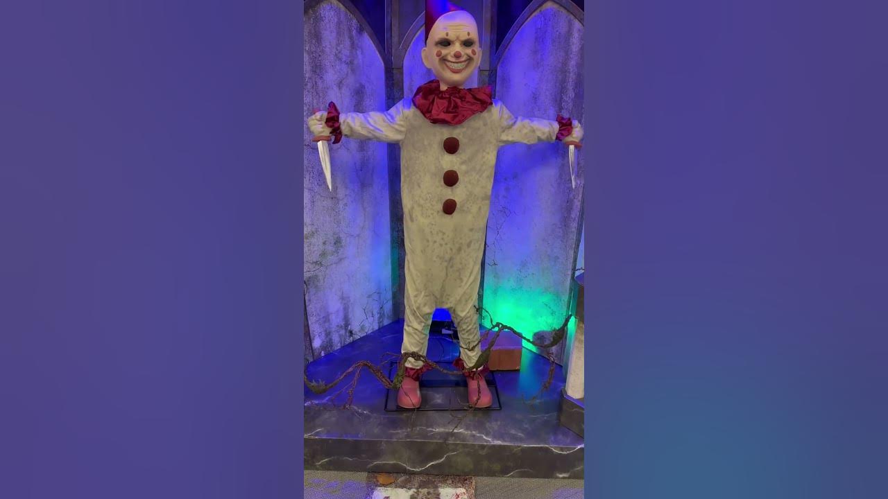 Dagger Mike Clown Animatronic at Spirit Halloween YouTube