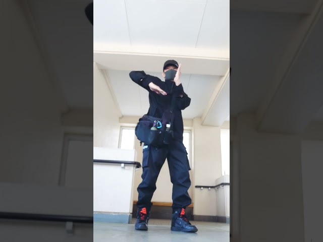 59歳のオヤジ♪ダンス練習中#人間 #703号室 #踊ってみた #フリースタイルダンス #ロボットダンス #アニメーションダンス#dance#urara1966