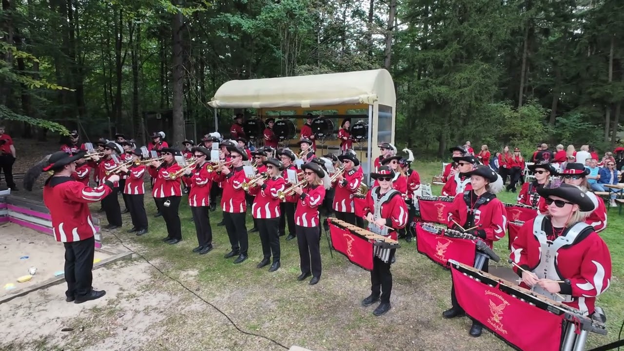 Der Musikzug Schneverdinger Stadtfalken 🎺🥁 beim Frühschoppen beim Heideblütenfestes 2025