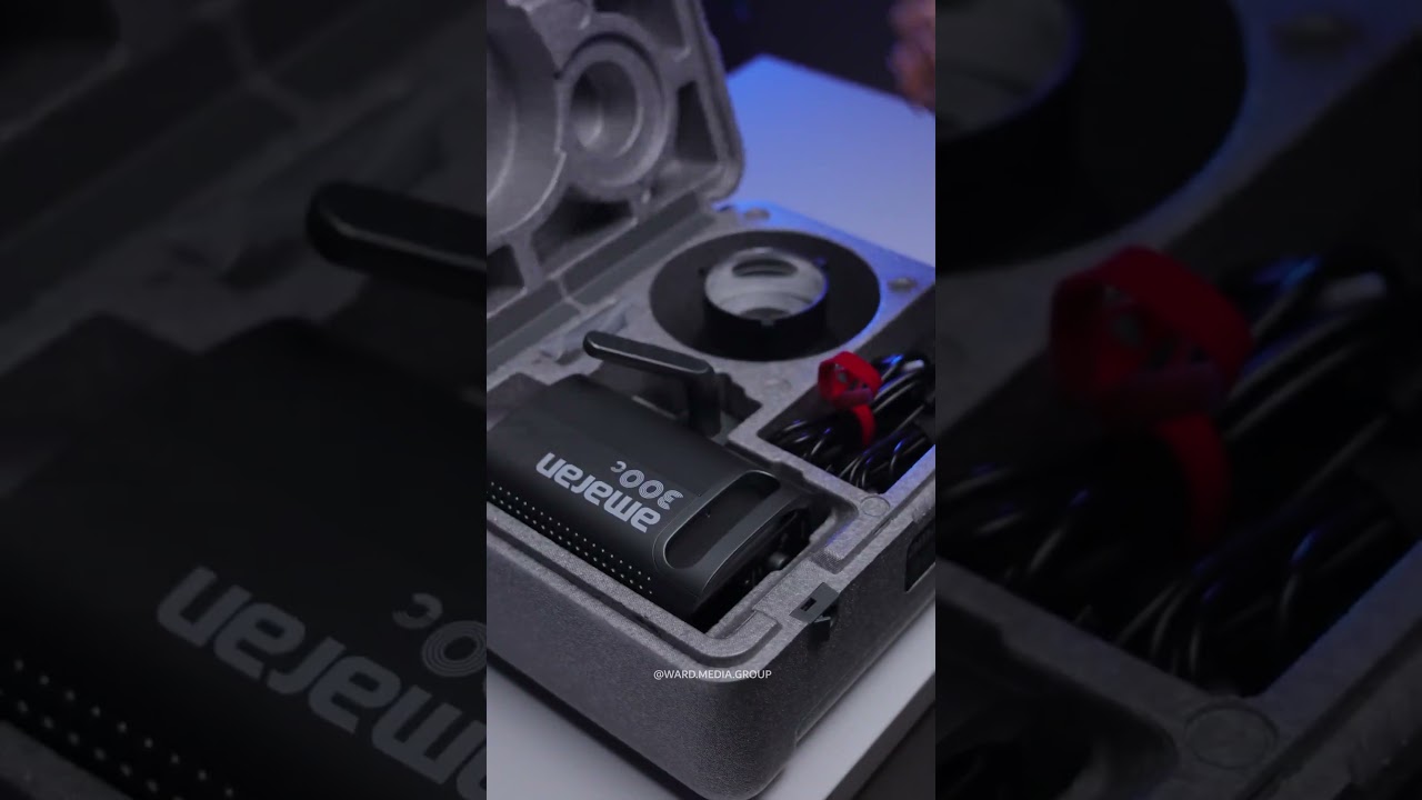 Amaran 300c lighting equipment unboxing