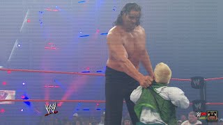 The Great Khali destroys everyone in the Mini Royal Rumble: Raw, Jan. 14, 2008