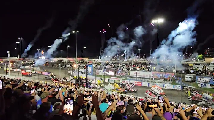 Knoxville Nationals 2023 4 wide salute