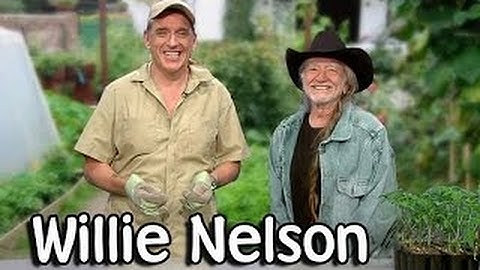 Late Late Show with Craig Ferguson 4/16/2010 Willie Nelson, Ellie Kemper