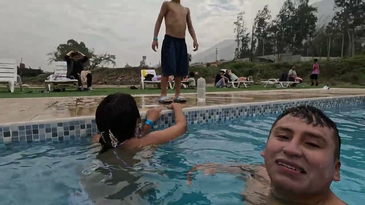 PISCINASO CON DYLANCITO Y GUTY