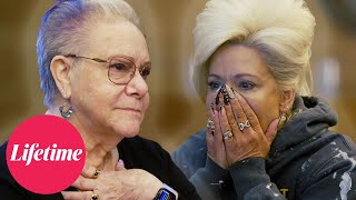 Theresa Caputo's EYE-OPENING Revelation to a Widow | Raising Spirits (S1, E16) | Lifetime Resimi