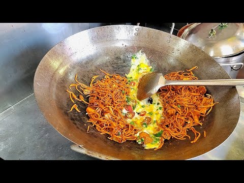 Mee Goreng Mamak | Famous Fried Noodles In Taiping, Perak | Malaysia Hawker Food