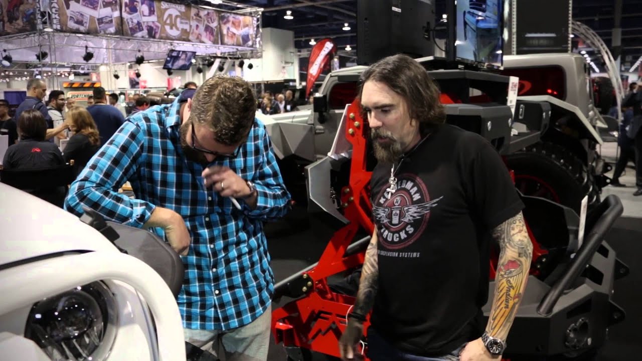 Jeff Kelderman and Rutledge Wood check out the Kelderman fitted Jeep