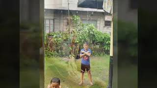 Nag Enjoy Maligo Sa Ulan Ang Mga Bulinggit