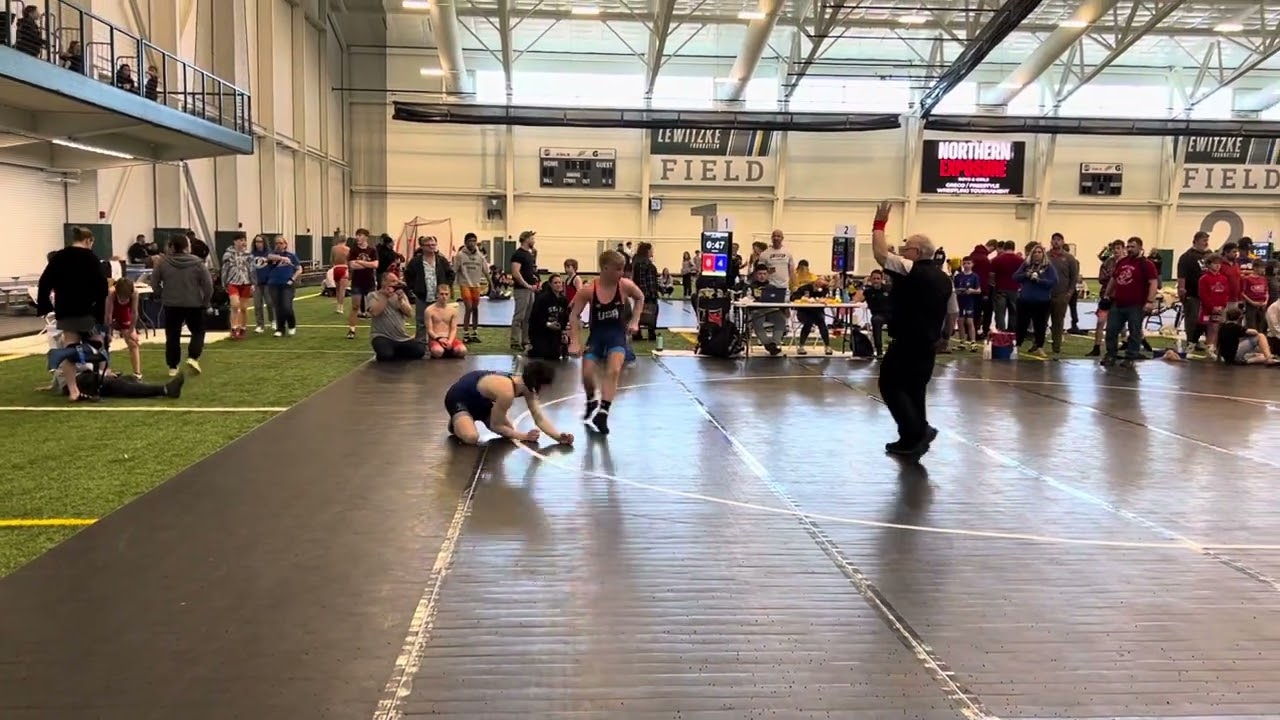 Logan Gallenberg vs Ian Schoenefeld 130lbs (WWF Greco beginner state)