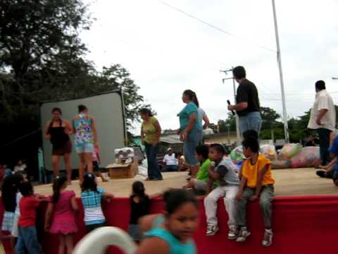 manlio fabio altamirano festejando a las madres