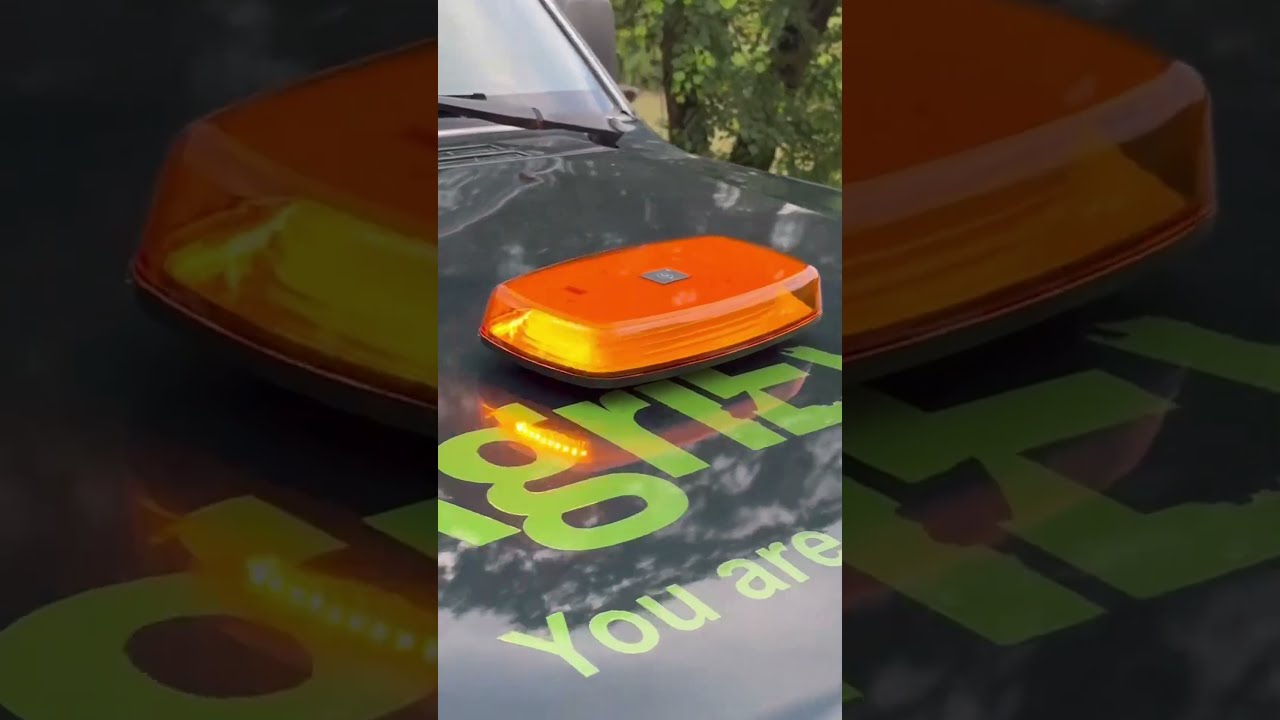 Versatile Warning Light For Emergency Work Vehicles