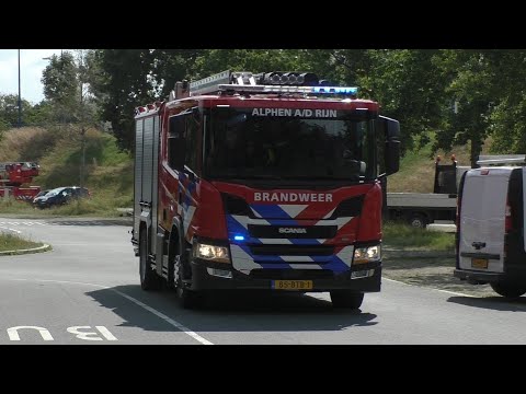 Primeur! Nieuwe Tankautospuit Alphen aan den Rijn met spoed naar een voertuigbrand!