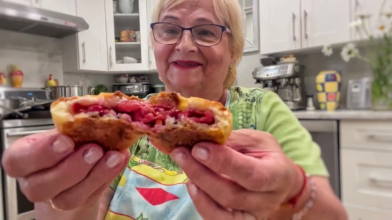 ПИРОЖКИ С ВИШНЕЙ  НА ТВОРОЖНОМ  ТЕСТЕ!  ВКУСНЫЕ ПИРОЖКИ ПРИГОТОВЛЕННЫЕ В ДУХОВКЕ!