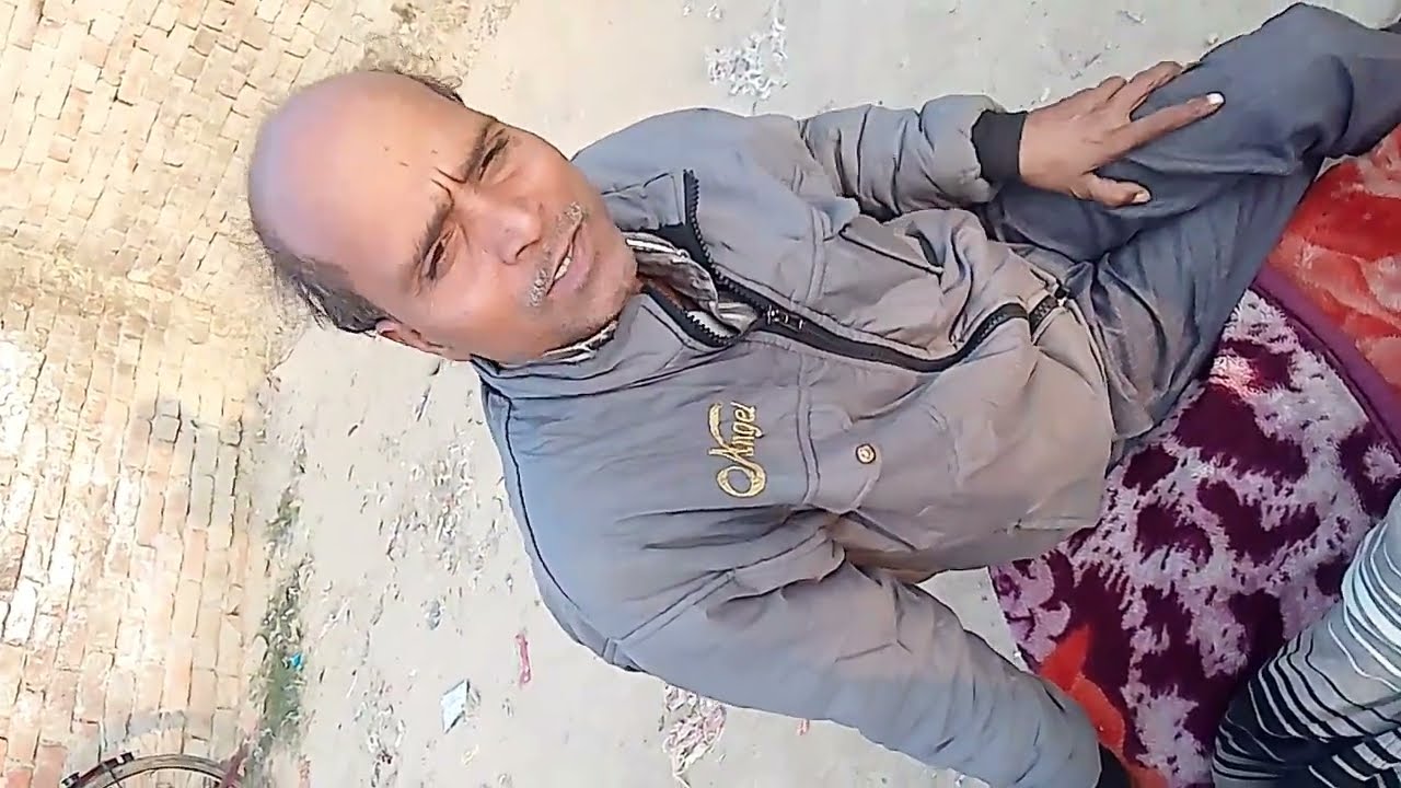 इकलौते परिवार के कमाने वाले की एक्सीडेंट हो गया है 🥺😭😭 आप लोग से जितना हो सके मदद कीजिए 🙏🙏 