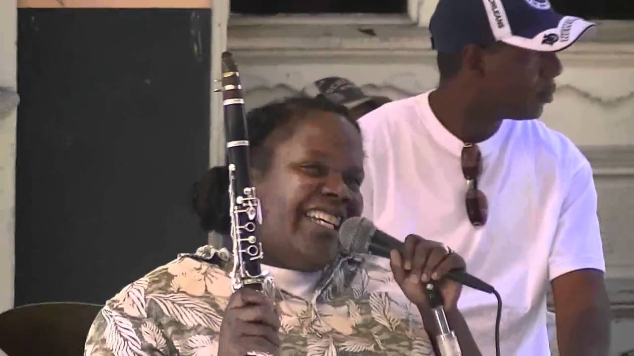 New Orleans , Doreen plays YouTube