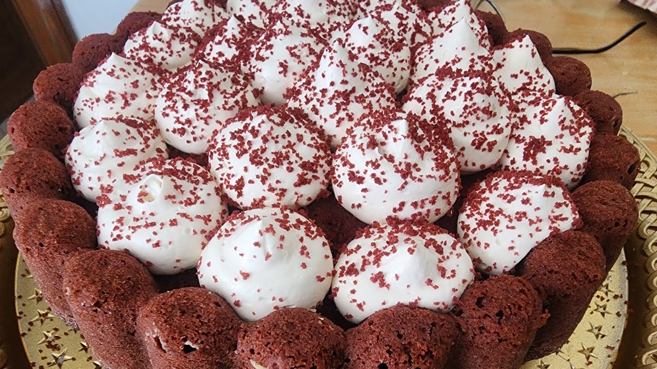 كيك ريد فيلفت بكريمة لذيذة بزاف كتجي أكثر من رائعة 