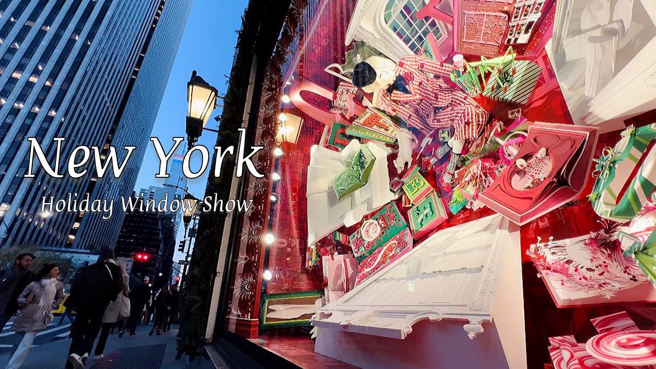 Bergdorf Goodman & Bloomingdale's 2022 NYC Holiday Windows - Lyssy in the  City