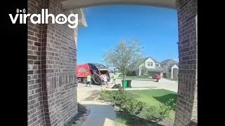 Garbage Men Have An Impromptu Sword Fight || ViralHog