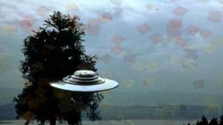 Miniatura del video "Piero Pelù -ufo su firenze- ♫Scarpeteo♫"