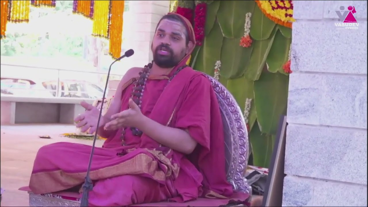 Sringeri Jagadguru Sri Sri Vidhushekar Bharati Sannidanangalavarind Nagarkatteyalli ASHIRVACHAN