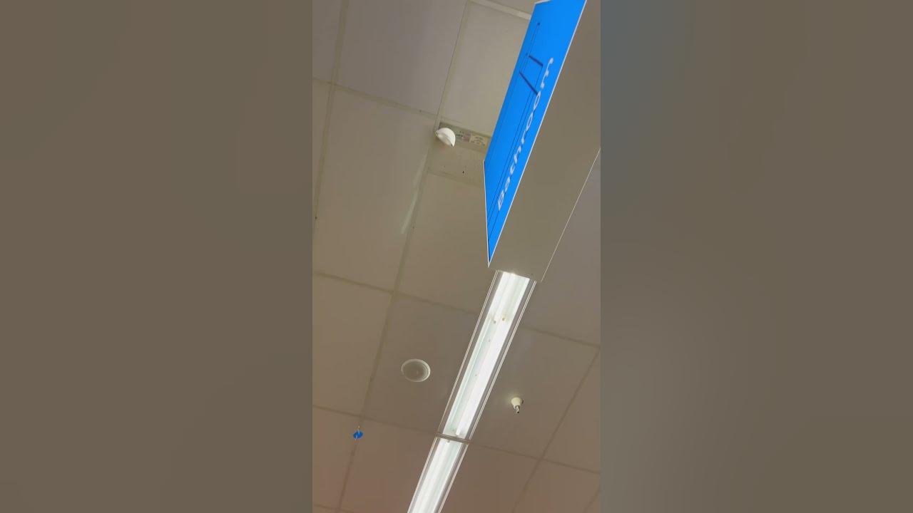 TheExitSignDudeOfficial pay attention to the red and green light what