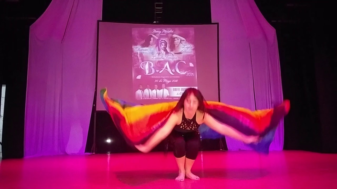 Leyla Hassen- Vals con velo