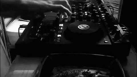 Quickfire Jungle Mix on the Traktor Kontrol S4 by Mr.Legacy