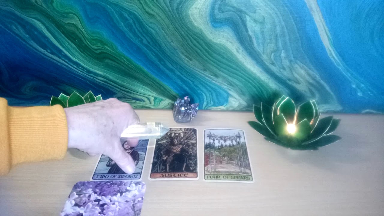 Monthly Tarot Scorpio December 2019 ♏ A difficult decision that goes in your favour ♏