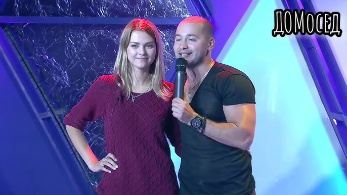 Әдемі транни әдемі қызды трахает