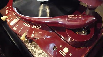 Zenith Variable Speed Cobra-Matic record player playing a 78 RPM record.