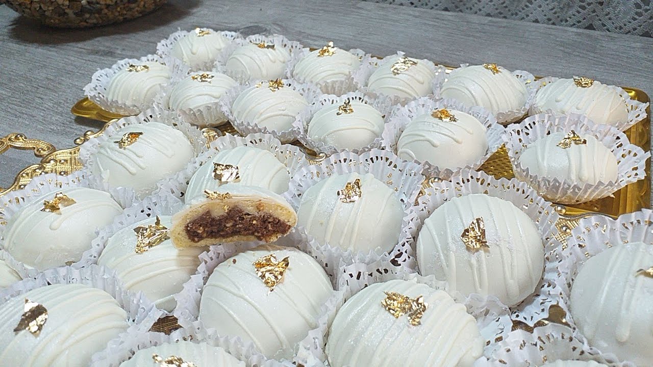 قاطو منو فيه بلا ماتلصقي بلاماتحيري فالحشو يذوب فالفم بدون بيض اقتصادي ويقطع كمية كبيرة ساهل وبنين