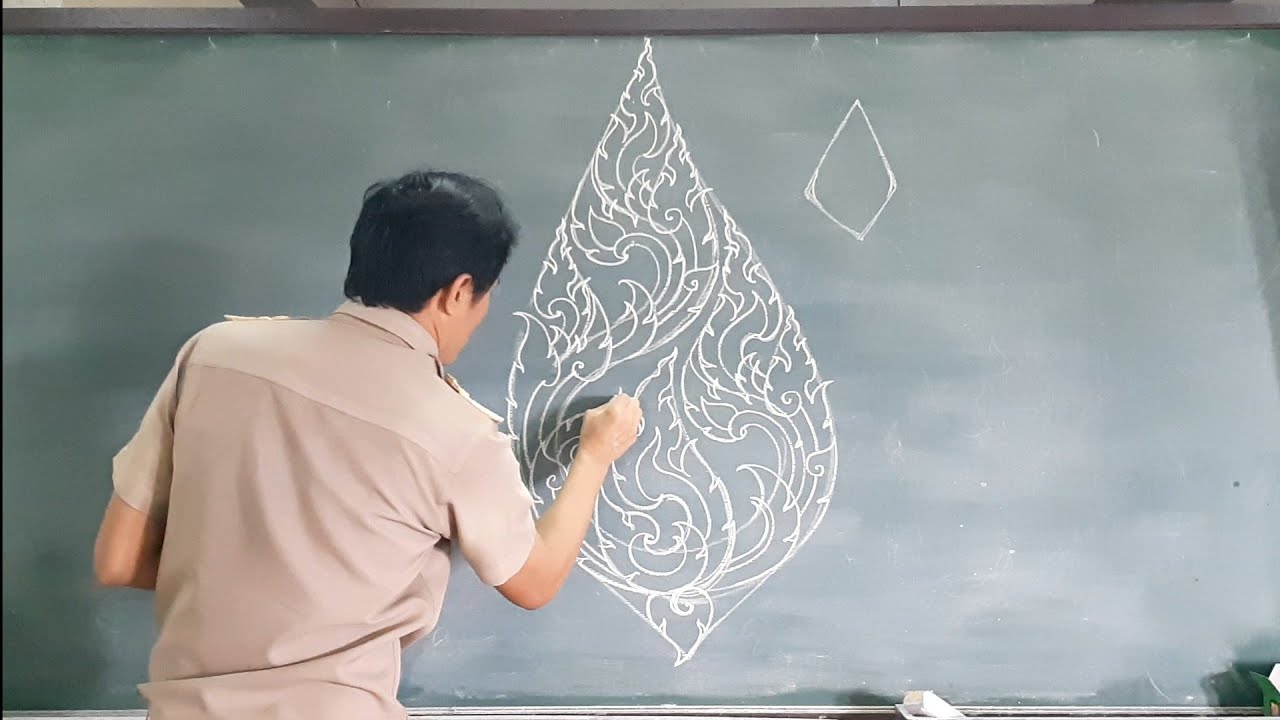 วาดลายไทย..ลายกระหนกเครือเถาในพุ่มข้าวบิณฑ์