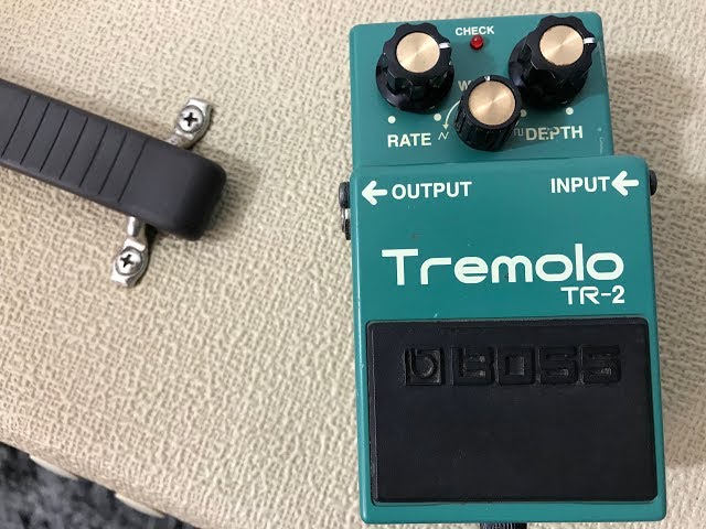 Boss TR-2 Tremolo - Review - Rodrigo Mellegari. - YouTube